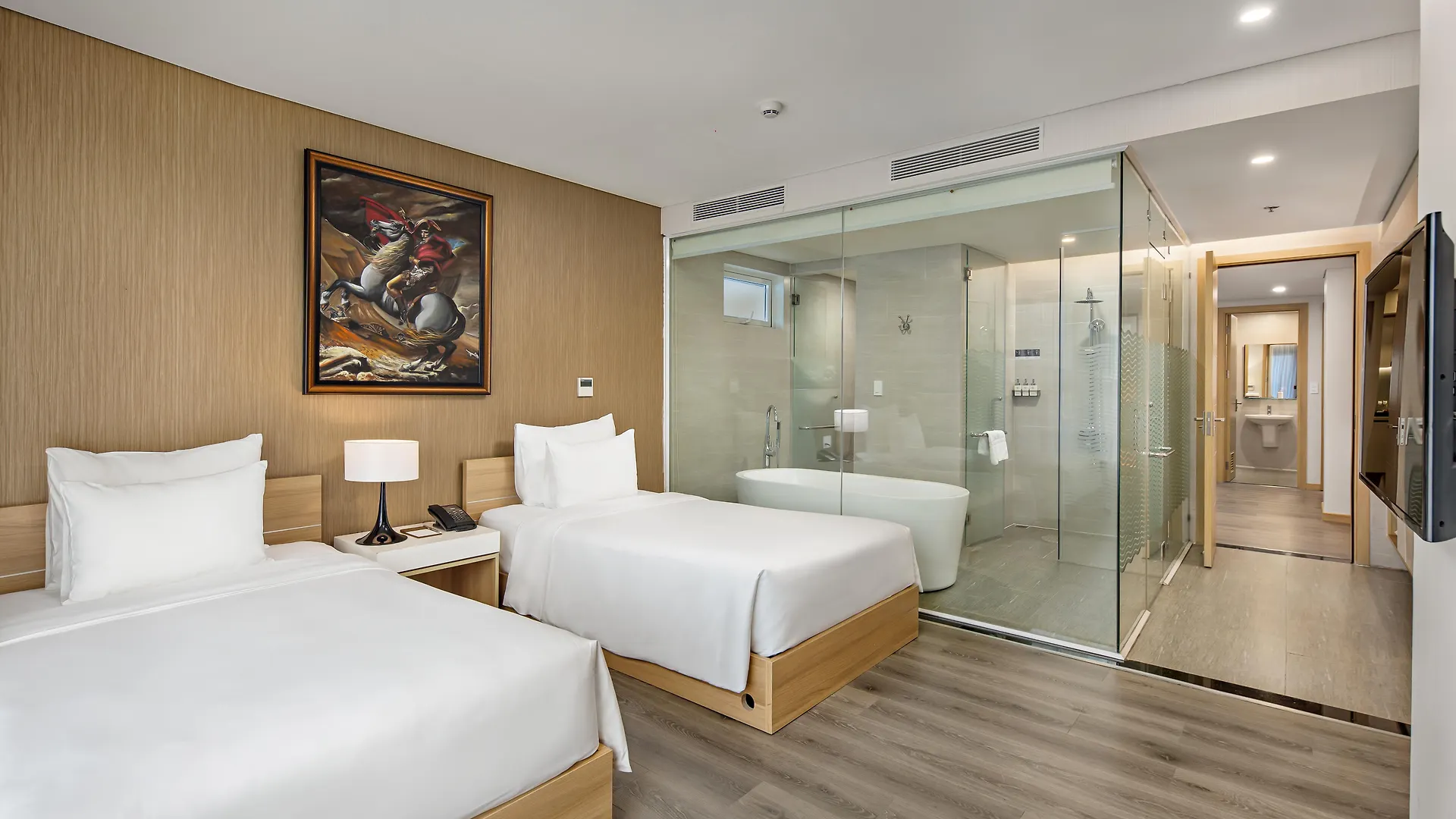 Zen Diamond Suites Hotel Da Nang